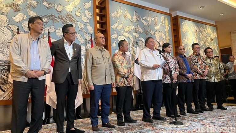 Airlangga Sampaikan Pesan Prabowo ke Investor: Ekonomi RI Kuat Meski Pasar Saham Rontok