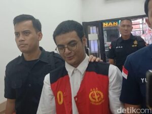 Keluarga Rutin Jenguk Vadel Badjideh di Lapas Cipinang, Bawakan Kue Favorit Sang Ibu