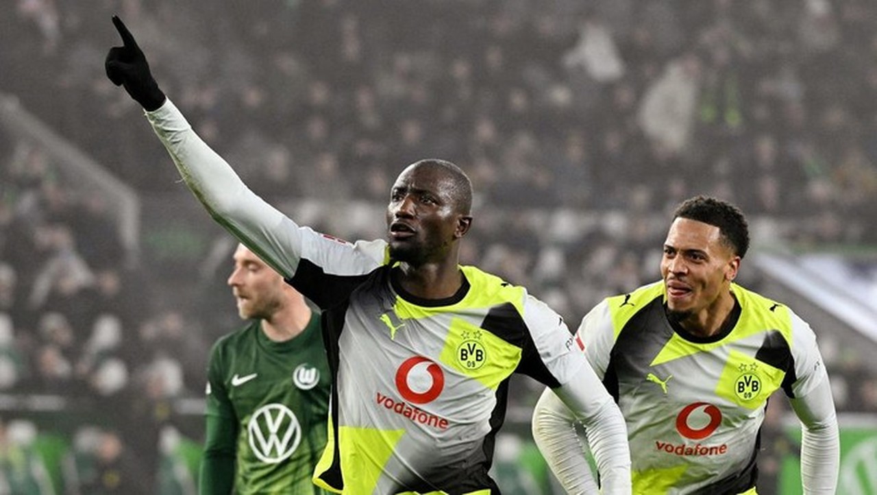 Borussia Dortmund Raih Kemenangan Tipis 2-1 atas Wolfsburg, Jaga Jarak dengan Bayern Munich