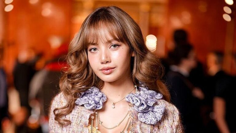 Film Lisa BLACKPINK Syuting di Kota Tua, Adegan Berbahaya Picu Penutupan Jalan Film Lisa BLACKPINK Syuting di Kota Tua, Adegan Berbahaya Picu Penutupan Jalan