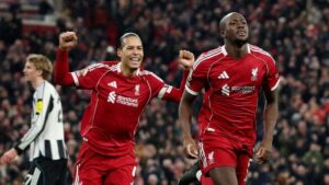 Arne Slot Puji Soliditas Pertahanan Liverpool Usai Comeback Dramatis Lawan Newcastle