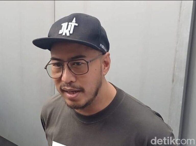 Pandji Pragiwaksono Disanksi Adat Toraja: Denda Babi dan Ayam