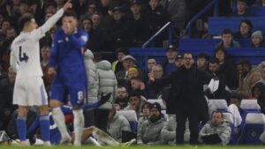 Chelsea Ditahan Imbang Leeds, Liam Rosenior Soroti Kurangnya Fokus Pemain