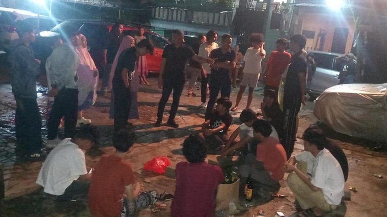 Polisi Gerebek 12 Remaja Pesta Miras di Ciputat, Orang Tua Dipanggil Polisi Gerebek 12 Remaja Pesta Miras di Ciputat, Orang Tua Dipanggil