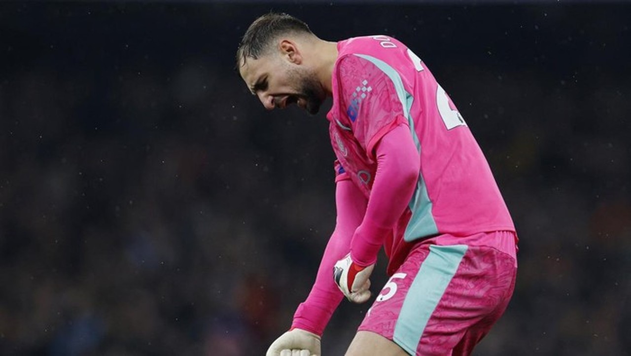 David Seaman Kritik Selebrasi Berlebihan Gianluigi Donnarumma: ‘Nggak Usah Lebay’