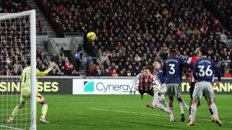 Arsenal Gagal Raih Poin Penuh di Kandang Brentford Akibat Senjata Makan Tuan Bola Mati
